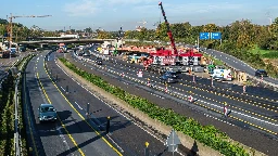 Fahrbahn abgesackt! A40 ab sofort im Kreuz Kaiserberg gesperrt