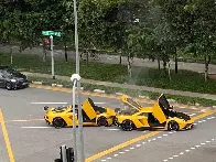 Two yellow Lamborghinis crashed in Singapore