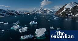 Antarctica has lost 7.5tn tonnes of ice since 1997, scientists find