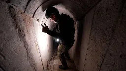 Video: CNN reporter crawls over 60 feet underground to visit tunnels IDF says were used by Hamas | CNN