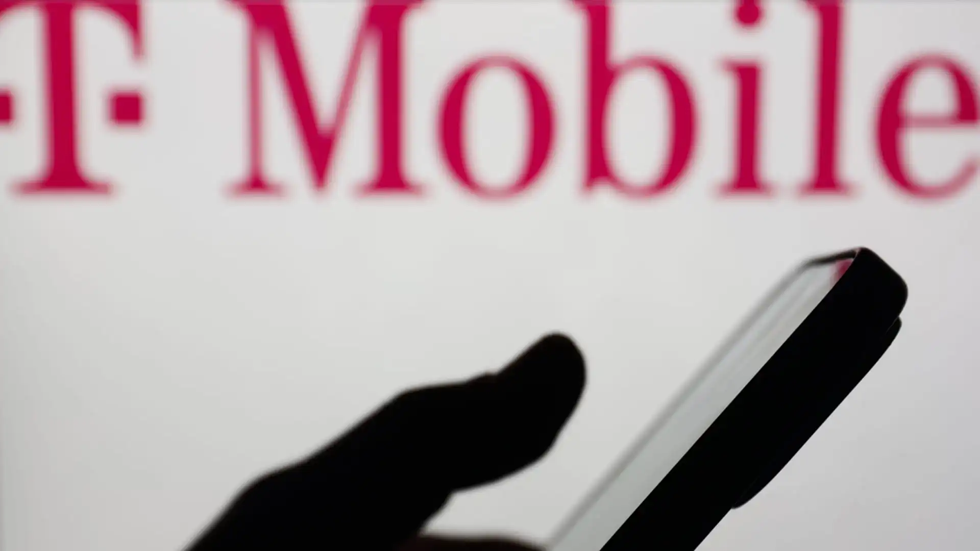 T-Mobile to acquire most of U.S. Cellular in $4.4 billion deal