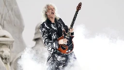 Queen guitarist Brian May says he had a 'minor stroke' but can still play