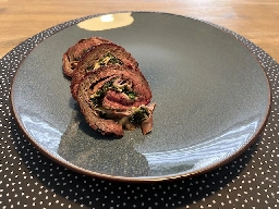 Gevulde Bavette met Spinazie, Pesto en Spek van de BBQ