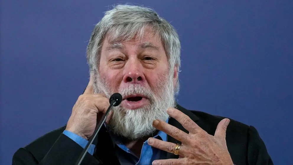 Apple co-founder Steve Wozniak to receive Serbian passport, president says