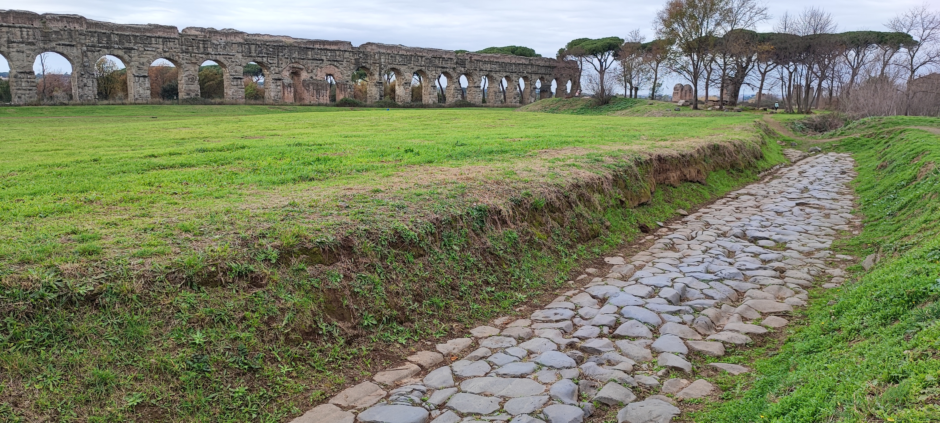 Another viewpoint of the Park of the Aqueducts. This is an original ancient Roman road.