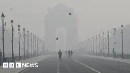 Delhi: Worry over toxic air as pollution worsens