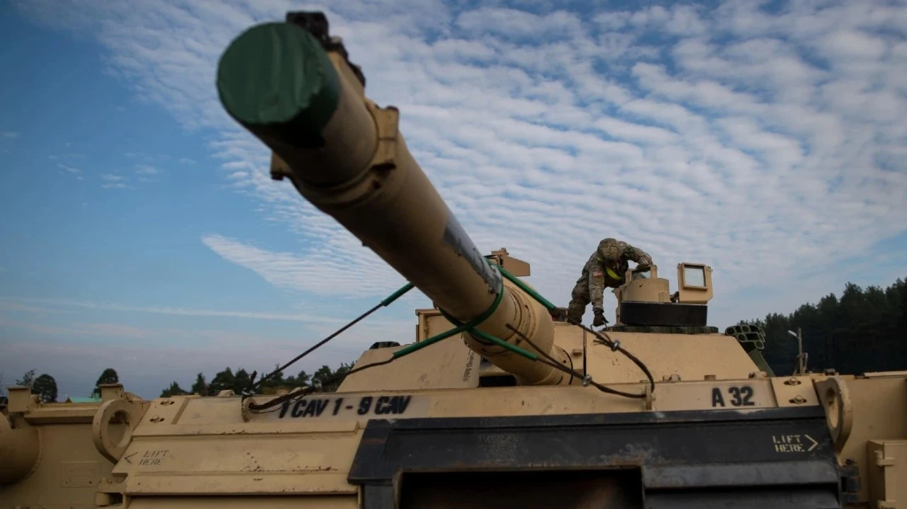 First US Abrams tanks arrive in Ukraine