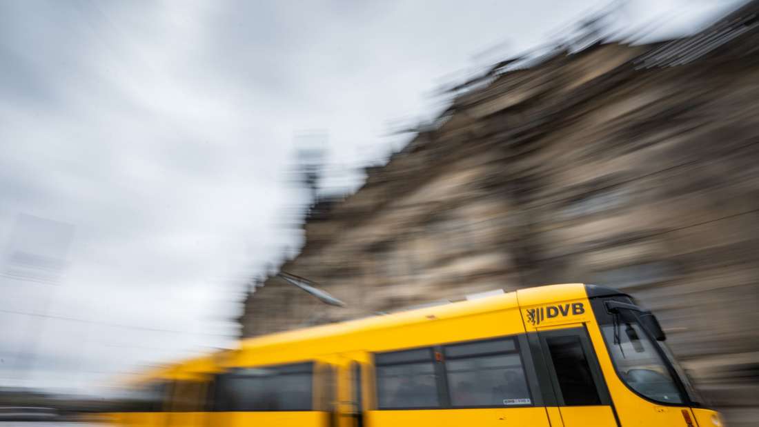 Angriff in Dresdner Straßenbahn: Kind und Fahrer verletzt