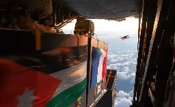 Jordan and France drop humanitarian aid into Gaza by air - I24NEWS