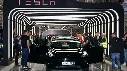 Elon Musk requires ‘FSD’ demo for every prospective Tesla buyer in North America