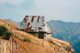 For Half the Year, This Bosnian Village Is Empty. Then Hikers Come for Pie.