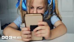 Schools given new guidance on stopping phone use