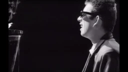 The Pogues -  Fairytale Of New York (Official Video)