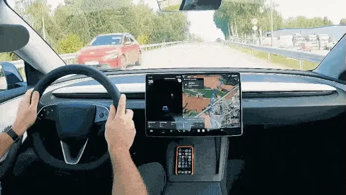 Tesla Finally Introduces a True Blind Spot Indicator in the New Model 3 [Video]