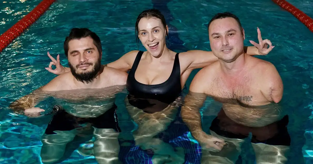 Ukrainian porn star raises funds for war amputees