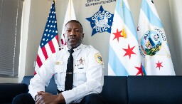 Chicago police won't discipline 9 officers tied to Oath Keepers extremist group