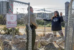 Why was a memorial to people who died homeless erased in Santa Rosa?