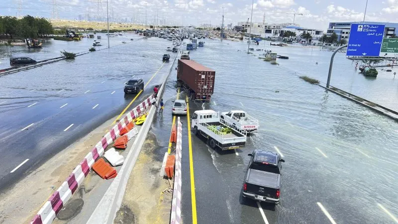 Chaos in Dubai as UAE records heaviest rainfall in 75 years | CNN