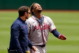 Braves’ Ronald Acuña Jr. expects to go on injured list after knee buckles in game vs. Pirates