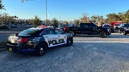 Multiple people injured in shooting at Florida mall, police say