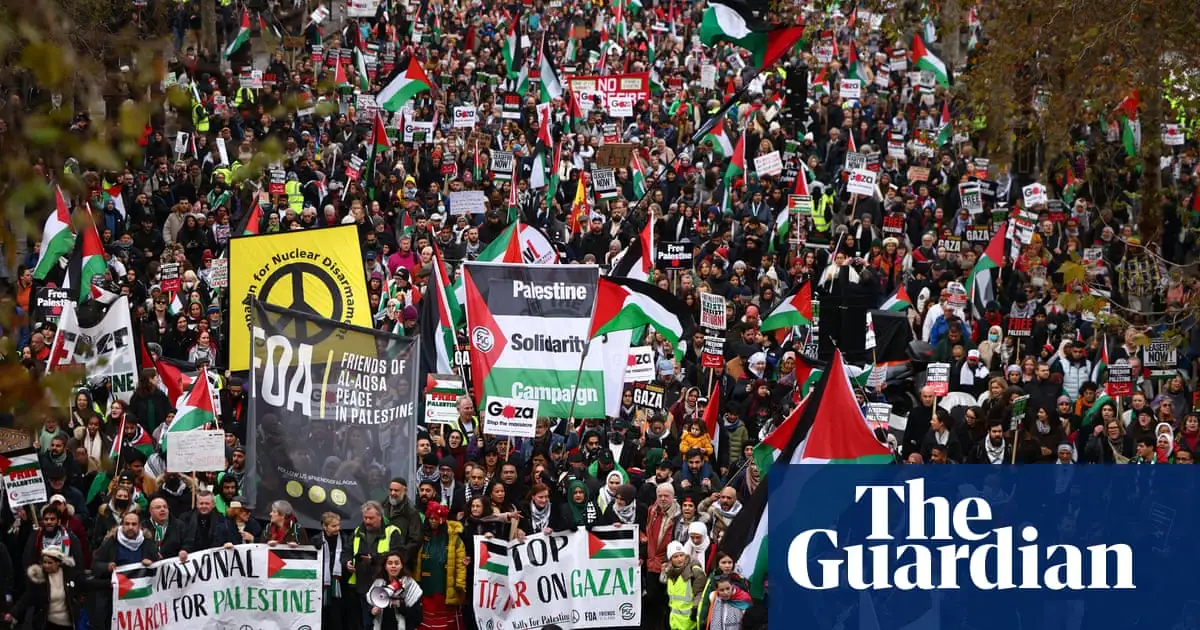 Thousands call for Gaza ceasefire on central London march