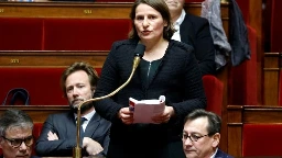 La socialiste Valérie Rabault reconnaît que le programme du Nouveau Front populaire va creuser les déficits