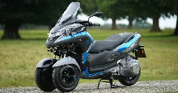 aero-electric motorcycle for paramedics and first responders can be recharged in 15 minutes