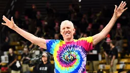 Hall of Famer Bill Walton, 71, dies of cancer