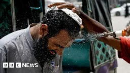 Pakistan: More than 500 die in six days as heatwave grips country