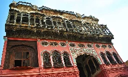 Umar Hayat Mahal: Chiniot’s dying ‘wonder’