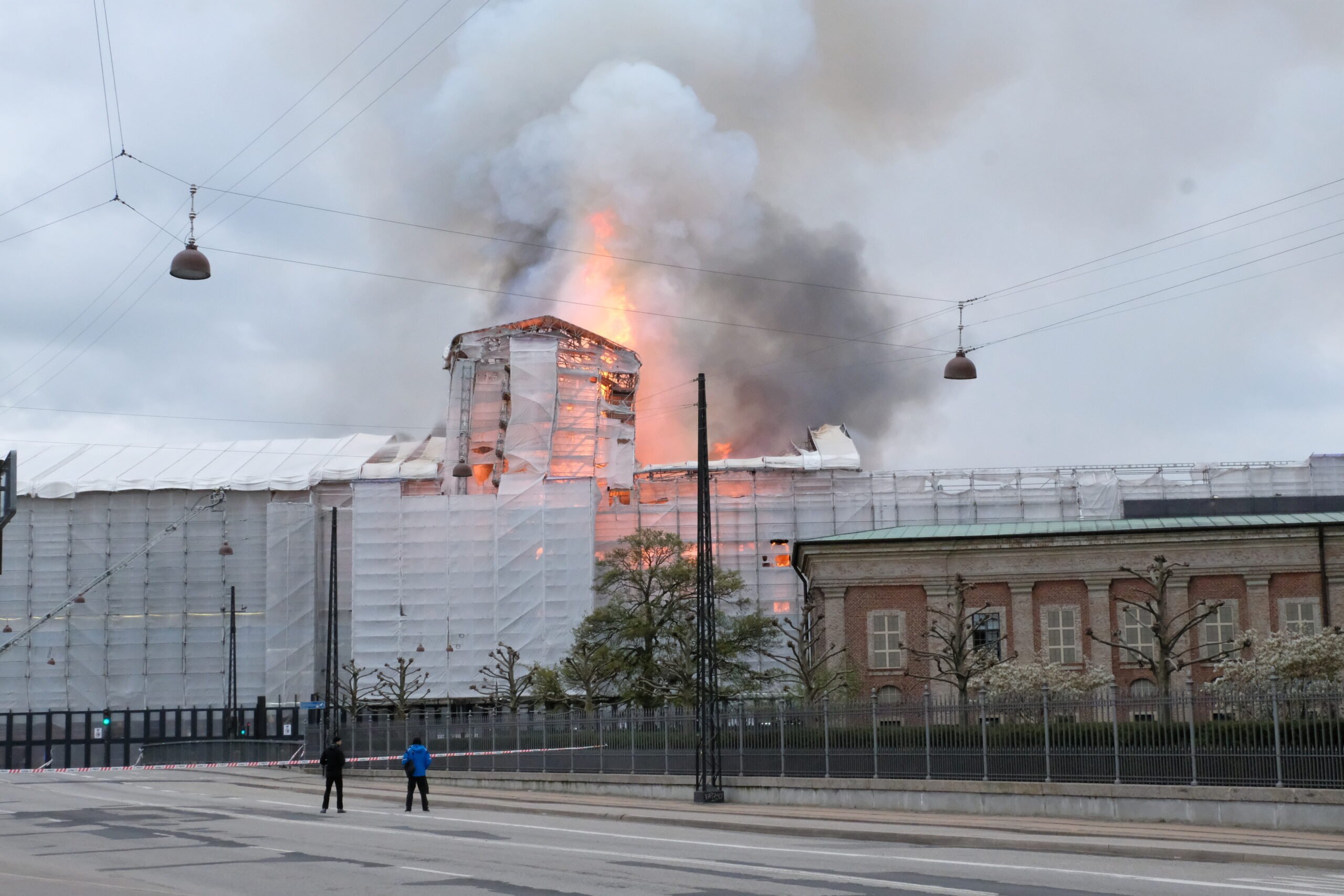 Copenhagen’s historic Boersen building goes into flames - The Copenhagen Post