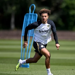 Ethan Ampadu leaves for Leeds