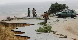 Thousands feared dead in Libya after dam collapses