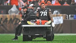 Browns lose starting RT Conklin for rest of season
