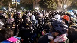 Police tactics at campus protests reveal disparities in approaches to public order and lessons learned from 2020 protests | CNN