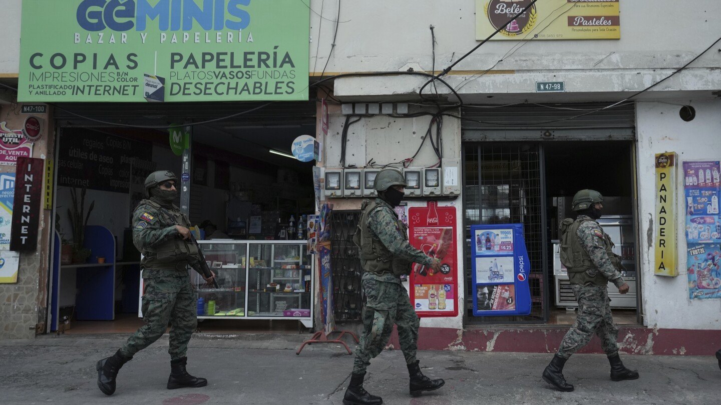 Armed men break into a live TV studio in Ecuador as the country is rocked by a series of attacks - Lemmy.World