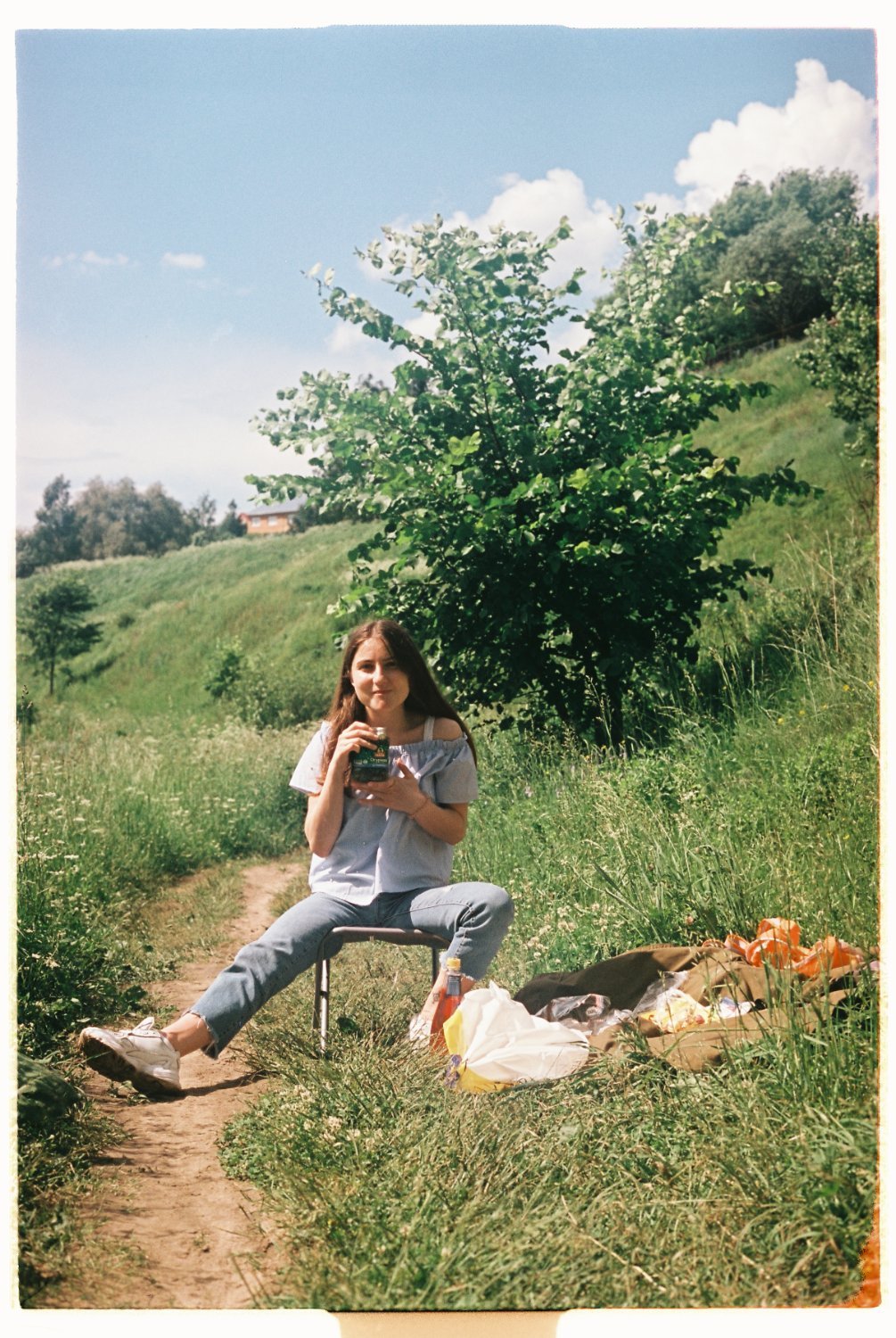 LittlePicnic. Canon AE-1, 50mm, 1:2, SFL Aerocolor 200