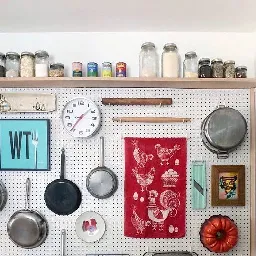 𝗛𝗼𝗹𝗹𝘆 + 𝗝𝘂𝗱𝗱 𝗡𝗼𝗹𝗮𝗻 on Instagram: "I take all of my photos 📸 with my iPhone 8+ but all the credit to my @moment wide angle lens for allowing me to finally snap my #juliachild inspired pegboard wall all in one shot. 👏🏼👏🏼👏🏼
⠀⠀⠀⠀⠀⠀⠀⠀⠀
And for the record, no, I’m not capable of taking a picture without a plant in the foreground. I’m just not. 🤷🏻‍♀️
⠀⠀⠀⠀⠀⠀⠀⠀⠀
⠀⠀⠀⠀⠀⠀⠀⠀⠀
⠀⠀⠀⠀⠀⠀⠀⠀⠀
#kitchengoals #showmeyourstyled #stellarspaces #thisiswhyihavetothriftshopeveryday 
#styleithappy #roomhints #instahomeflavor #realhomesofinstagram #littleaccountlove"