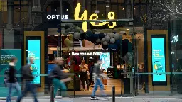 Optus giving away thousands of free mobile phones