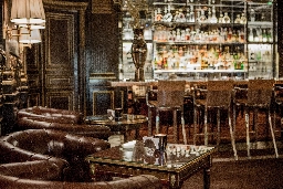 The Best Cocktail Bars in Paris to Sip in Style