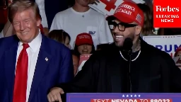 Donald Trump Mistakenly Refers To Nicky Jam As A Woman While Introducing Reggaetón Singer At Campaign Rally