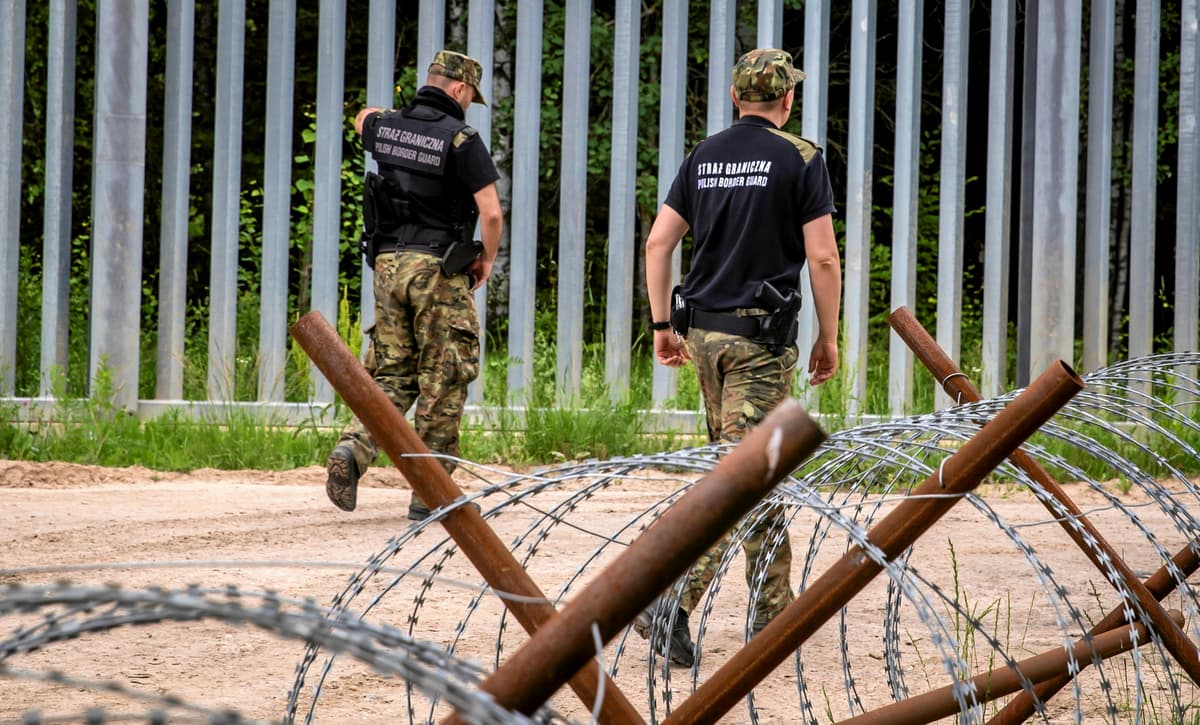 Licencja na bezkarność, fikcyjne prawo do azylu, bojówki zatrzymujące migrantów - aktywiści o granicy