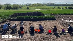 Skipsea dig reveals medieval buildings and artefacts