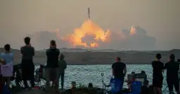US lawmakers urge scrutiny of SpaceX worker injuries after Reuters report