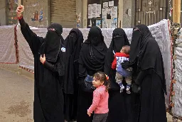 Egypt bans niqab in schools
