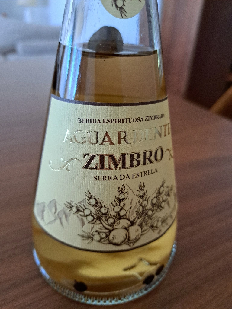 Aguardente de zimbro 