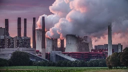 Fossil fuel power: a dying trend in 50% of economies