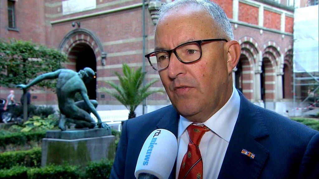 Burgemeester Aboutaleb over mesaanval Rotterdam: 'Speculeer niet, dat is echt niet goed'