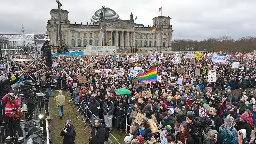 Berlin: Mehr als 150.000 Menschen bei Demo gegen rechts