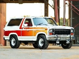 For Sale: A 420 BHP Godzilla-Powered "Bullnose" Ford Bronco